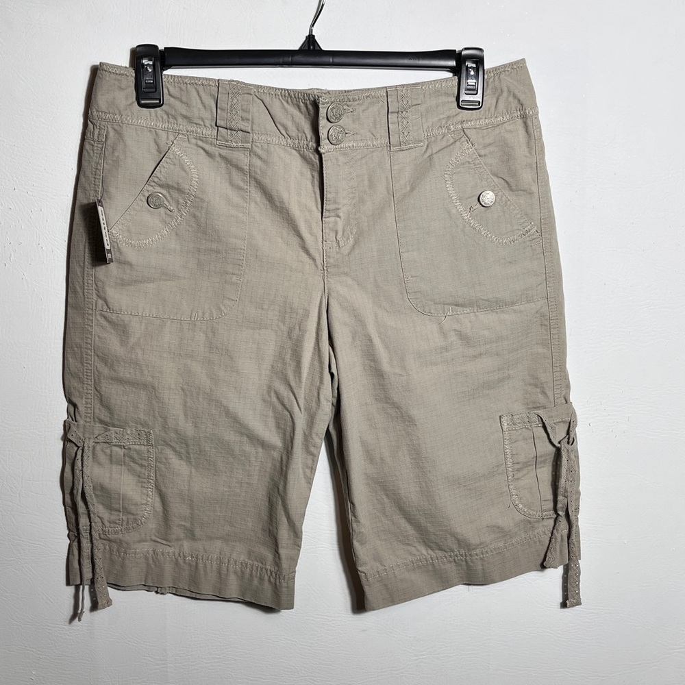 Gloria Vanderbilt Women's Tan Cargo Shorts sz 12P NWT